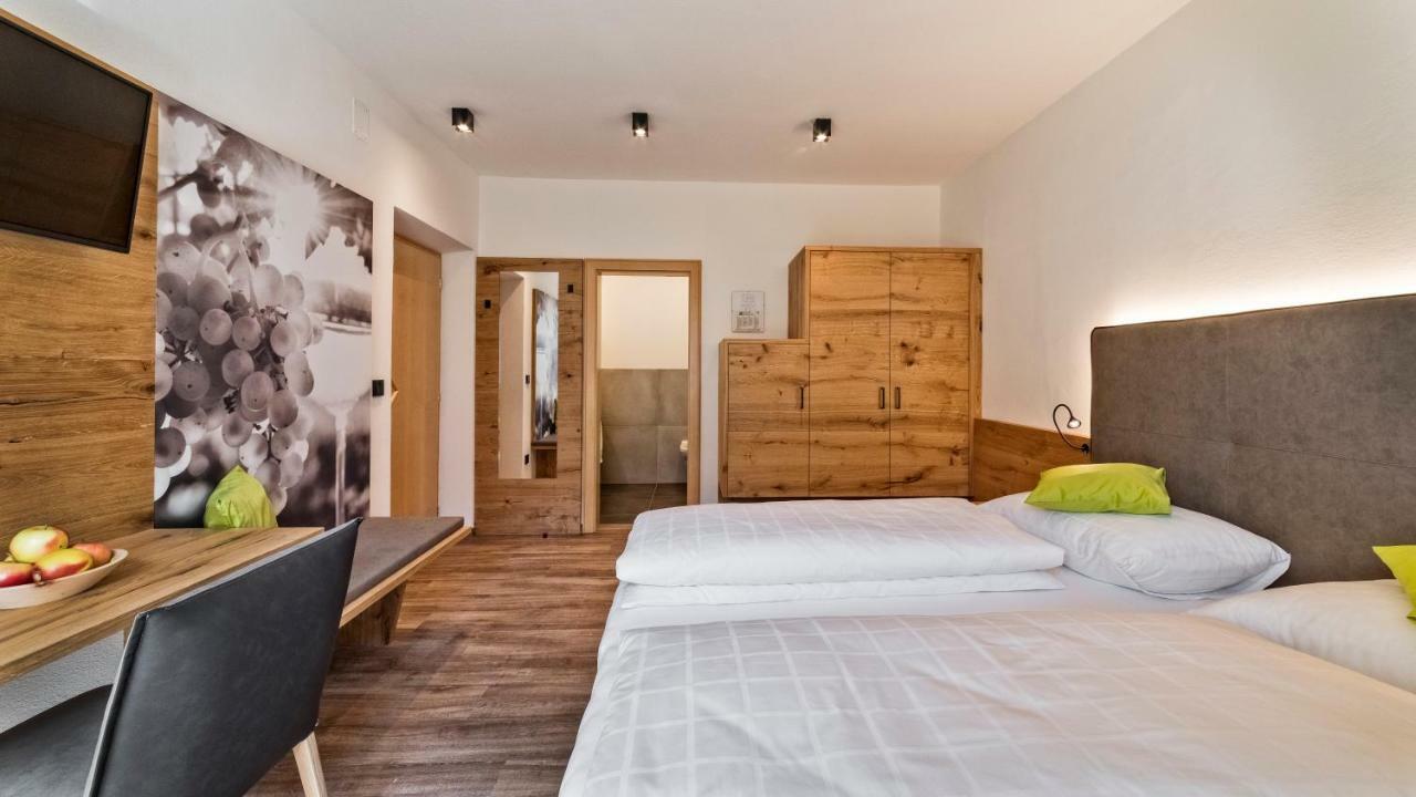 Hotel Garni Sonngart Andrian Kültér fotó