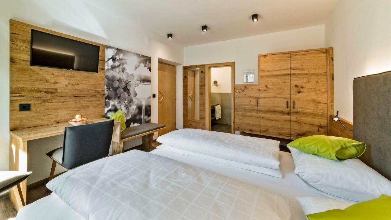 Hotel Garni Sonngart Andrian Kültér fotó