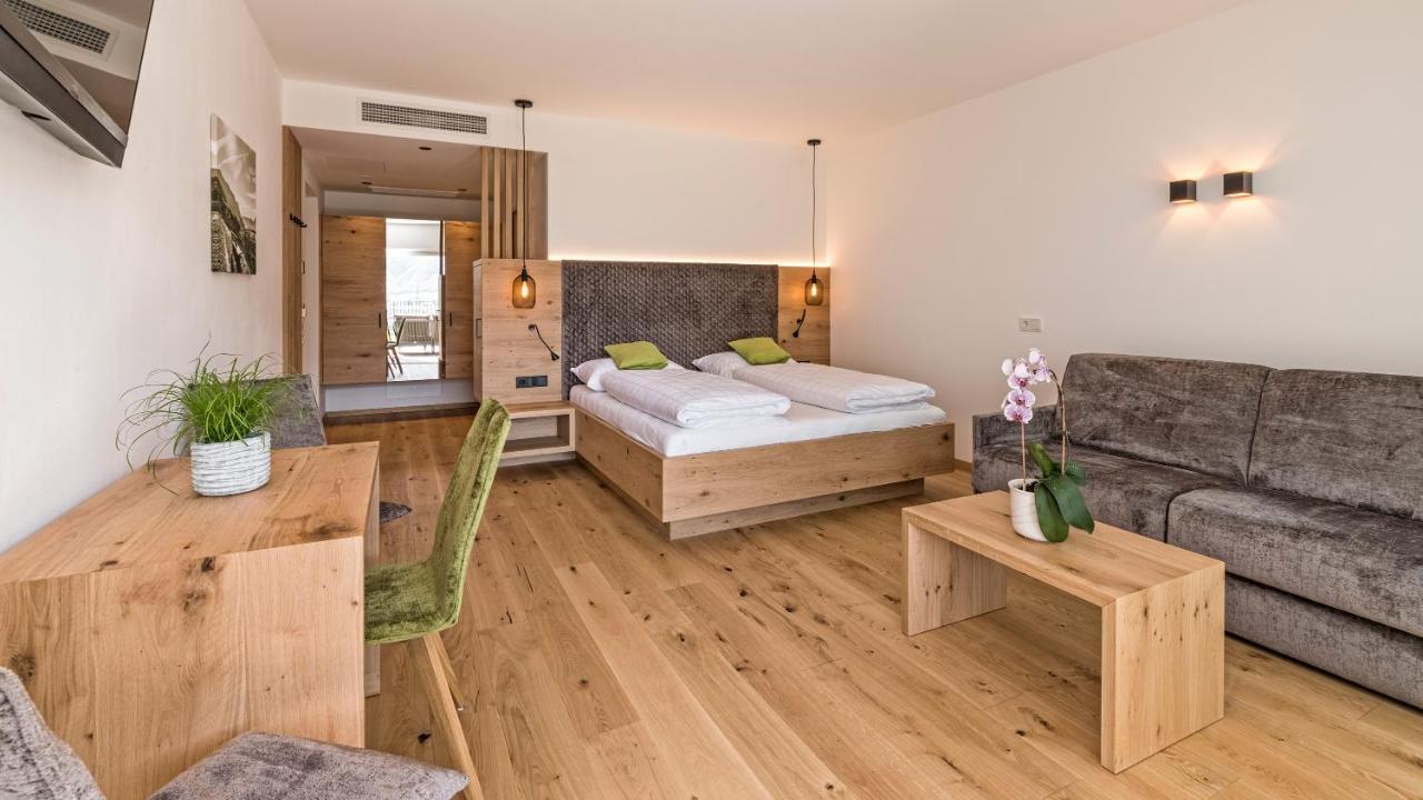 Hotel Garni Sonngart Andrian Kültér fotó
